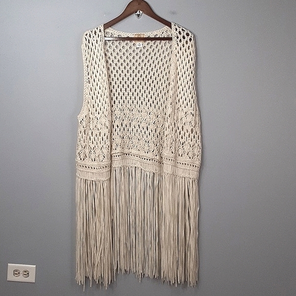 Ruby Rd. Bohemian Beige Crochet Macrame Cowgirl Western Fringe Vest - Picture 2 of 9